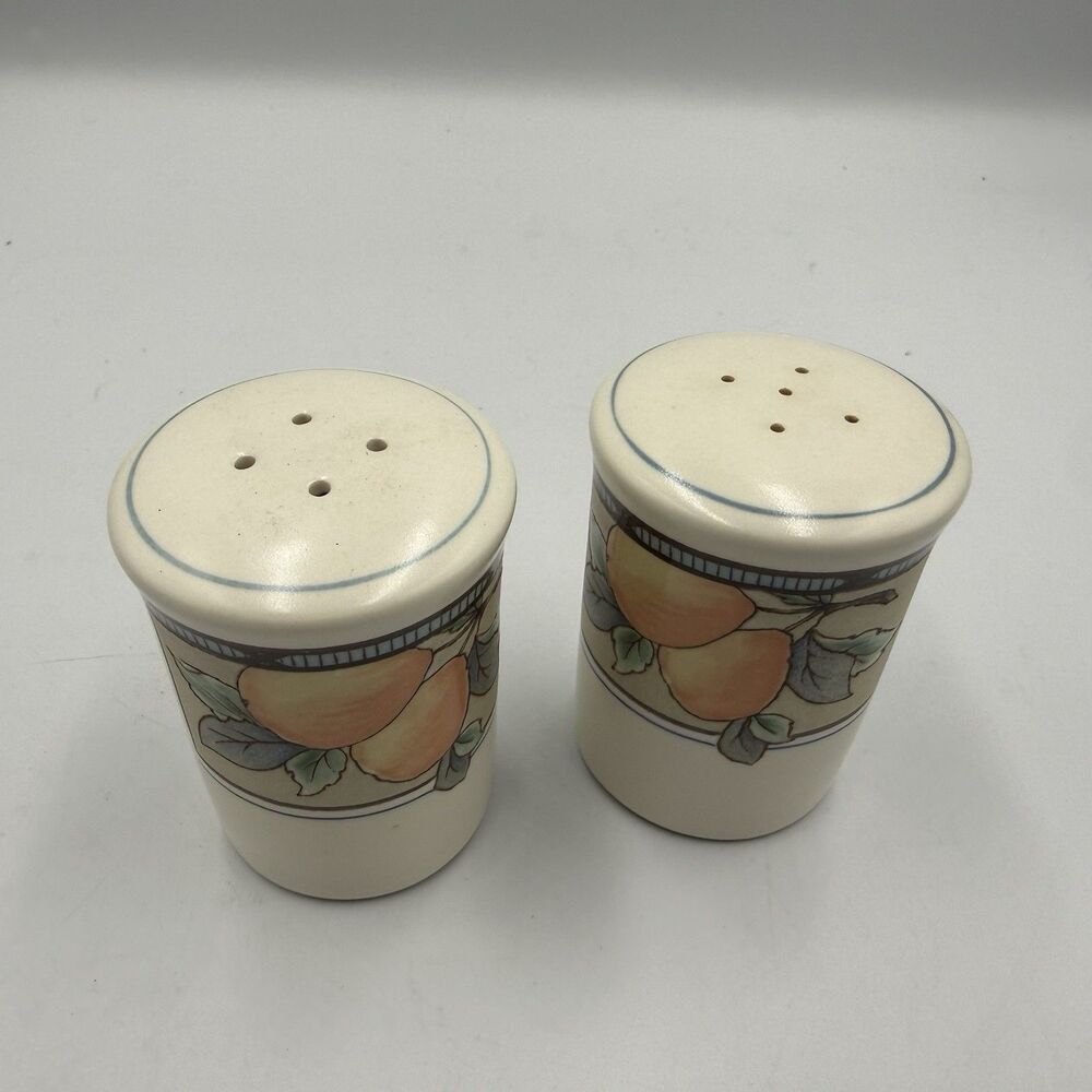 Mikasa Intaglio CAC29 Garden Harvest Salt and Pepper Set Blueberry Peach NEW